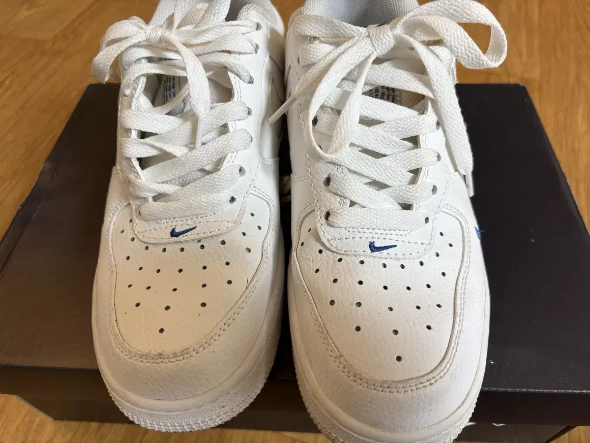 Nike Air Force 1 LV8