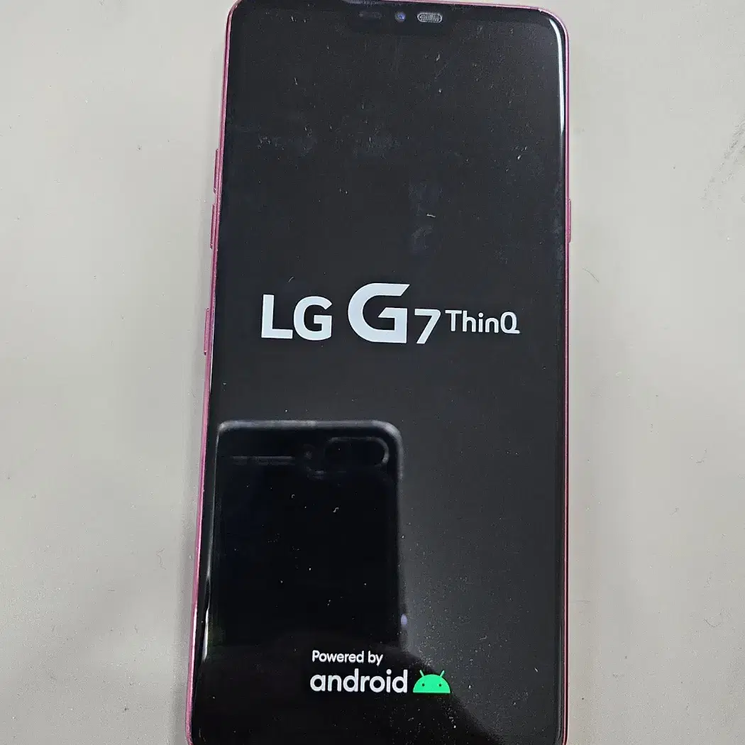 LG G7 ThinQ 64GB 와인 깨끗한 단말기 입니다.