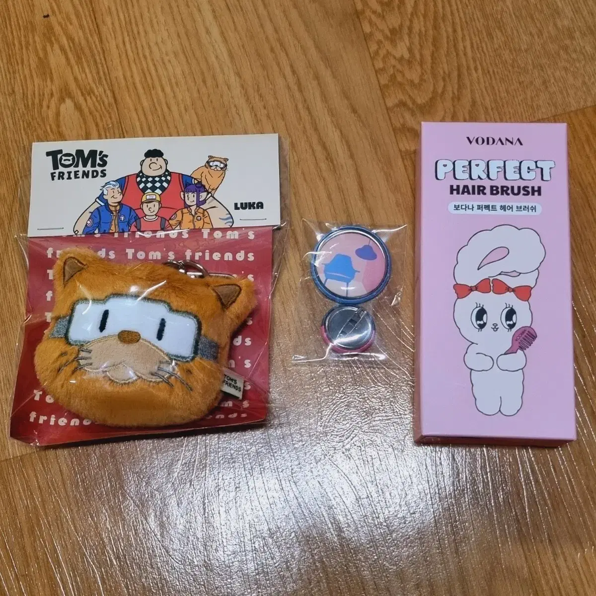 Space Cat Keyring, Boda Mini Hair Brush (Comb)