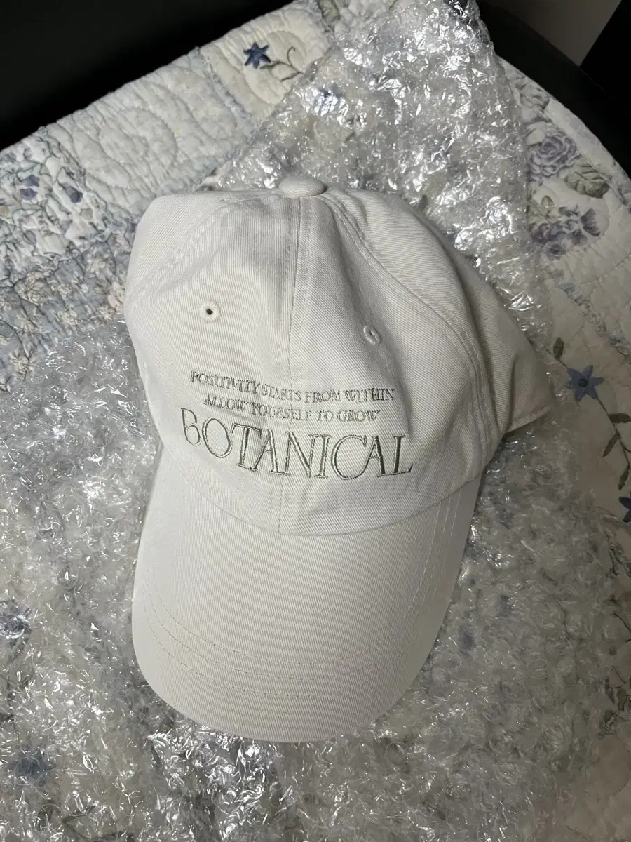(새상품) Botanical 볼캡 모자
