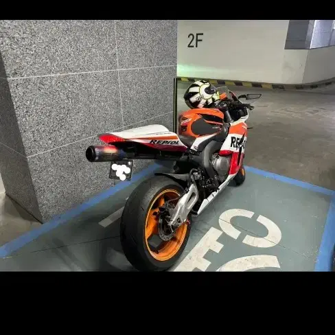 cbr1000rr 04년식 오토바이