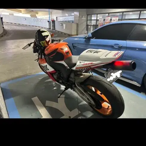 cbr1000rr 04년식 오토바이