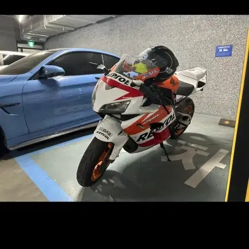 cbr1000rr 04년식 오토바이