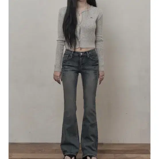 (새상품) 카키포인트 부츠컷 데님 basic bootcut jeans