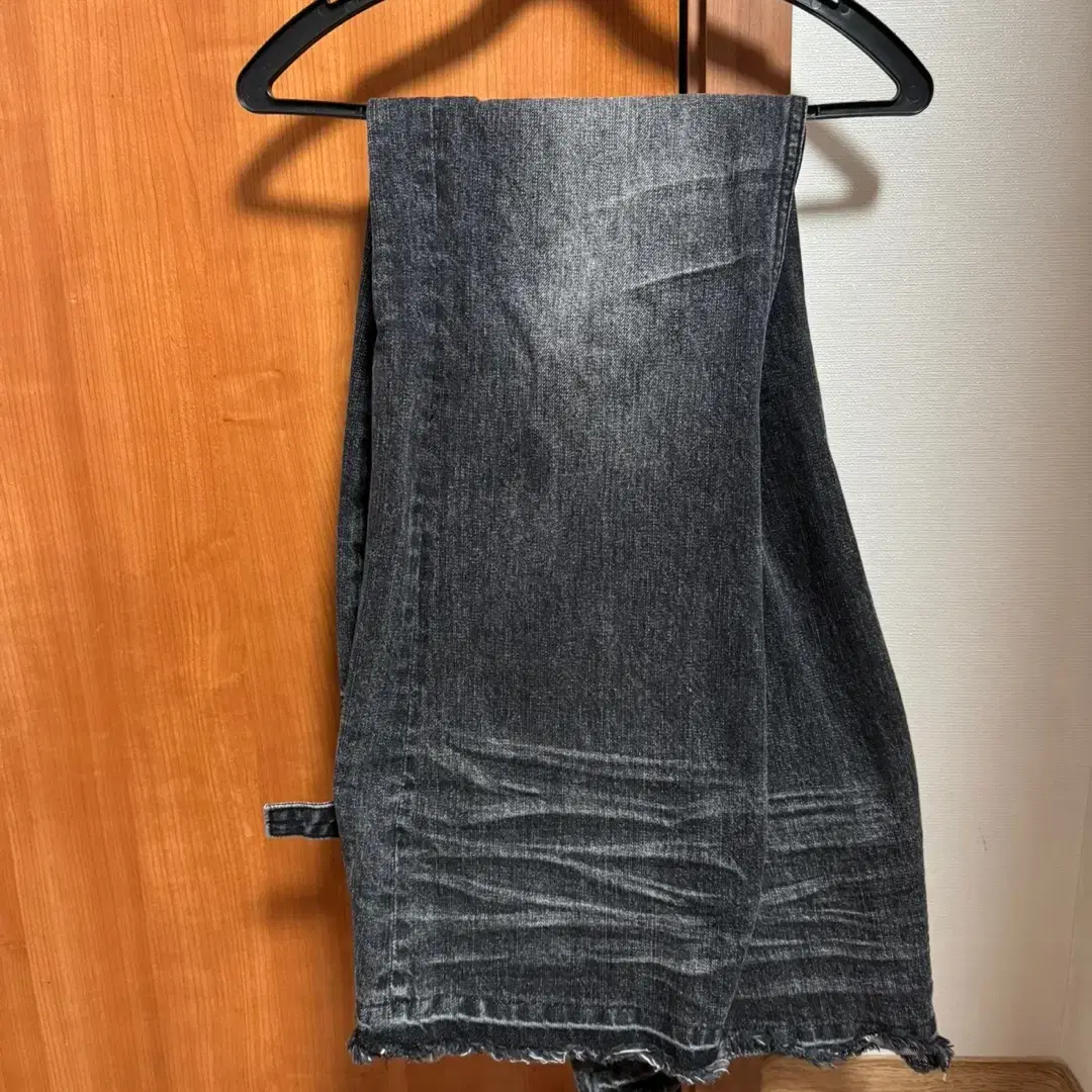 [M] 로어링라드 FLARED WASHED JEANS BLACK