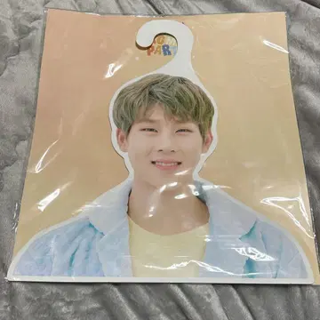 MONSTA X 페이퍼 행거 주홍 모네크