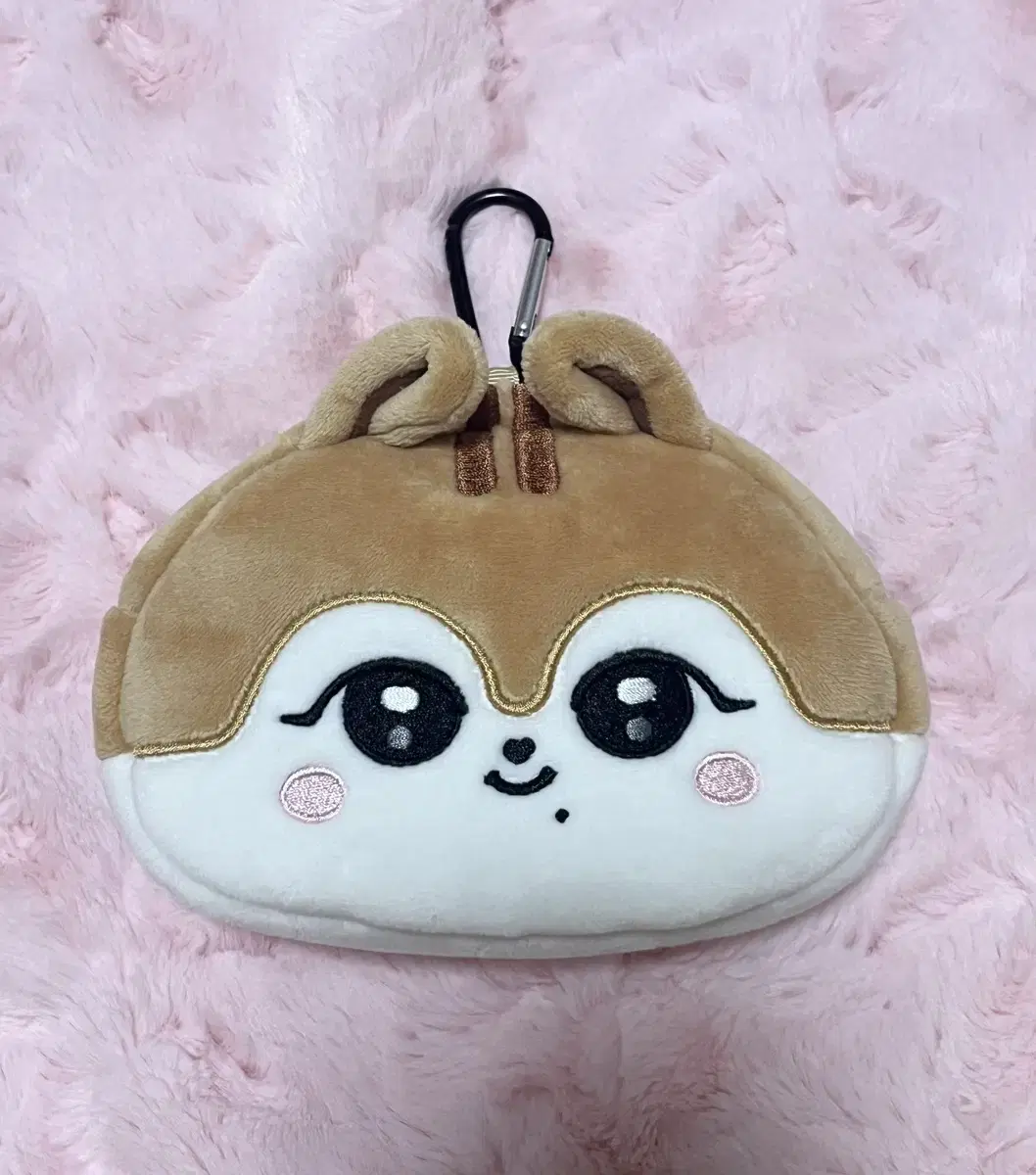 ive minive gaeul moon pouch