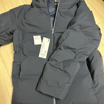 유니클로 미사용 새상품 심리스 다운 파카(네이비 M)