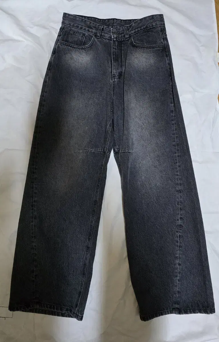 999휴머니티 CURVED HERITAGE DENIM PANTS