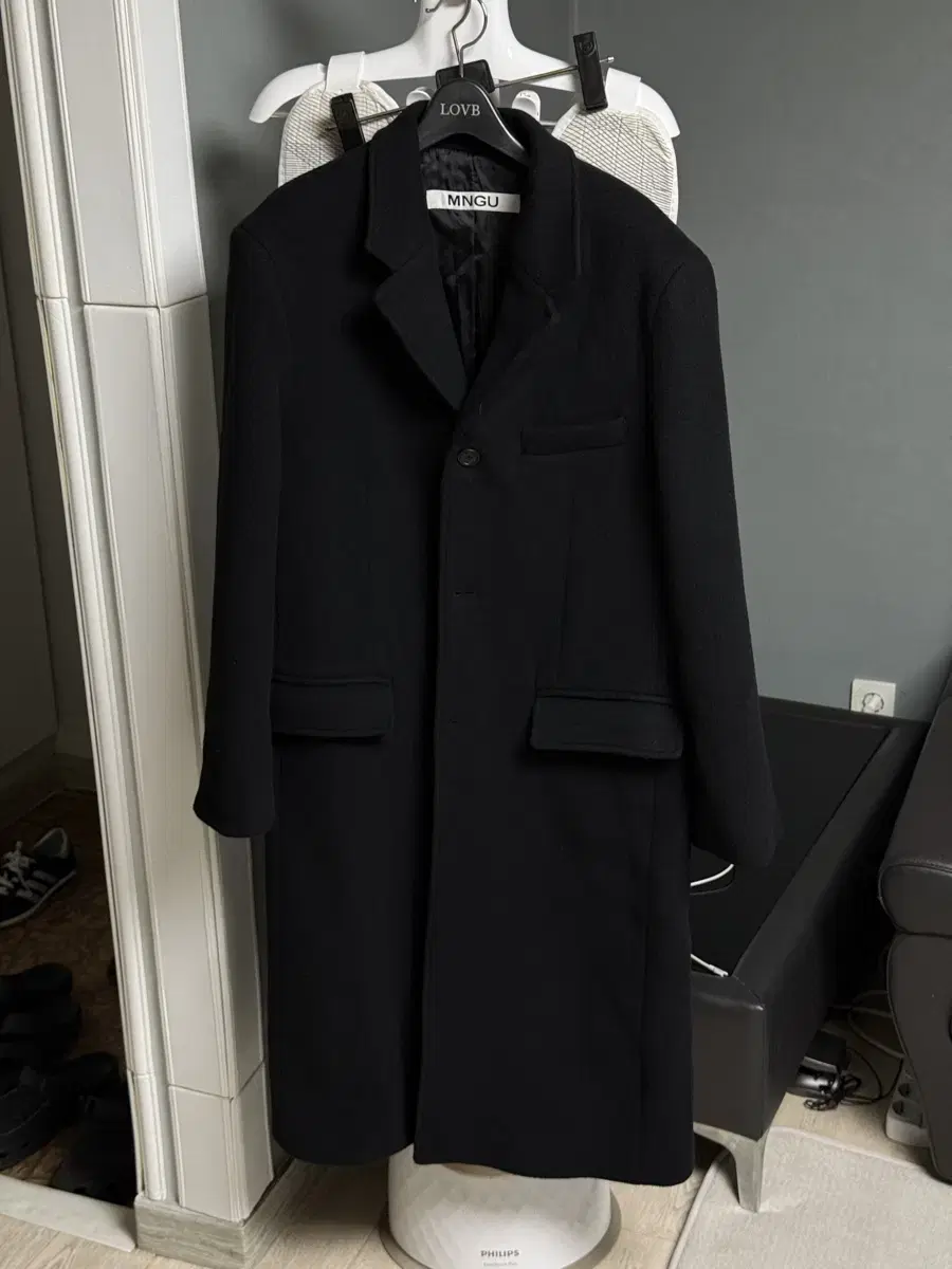 [M] Mngu MNGU Chesterfield Court IN BLACK