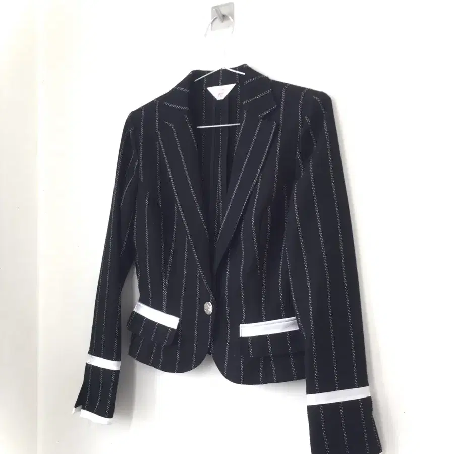 Stripe Piping point Jacket 헤이세이 히메갸루 자켓