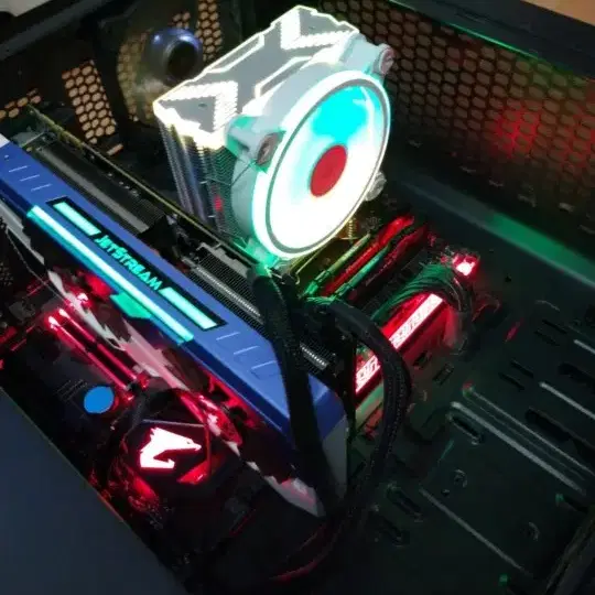 i7 8700k 그래픽 1070Ti 8g z370  컴퓨터