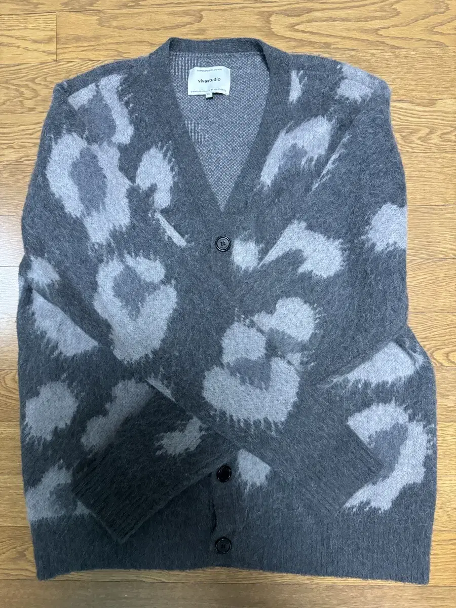 Viva Studio Cardigan