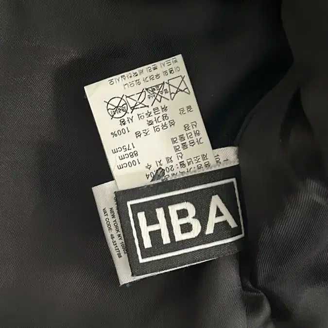 후드 바이 에어 레더 엠보싱 하키 자켓 HBA