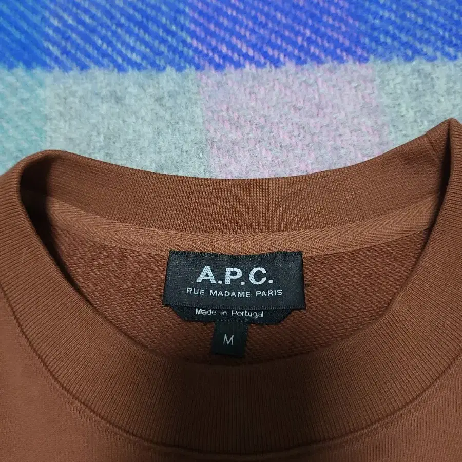 아페쎄 A.P.C. 루즈 마담 파리 스웨트셔츠 M