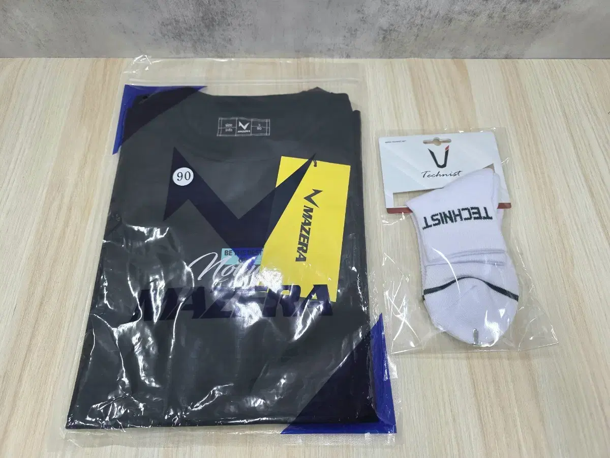 Mazera Oversized Short Sleeve T-Shirt Unisex 90+ Technist Women's Socks Badminton Tennis