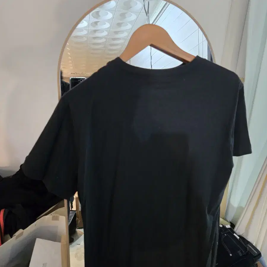 THE NIKE TEE 반팔티 S 케어라벨 제거