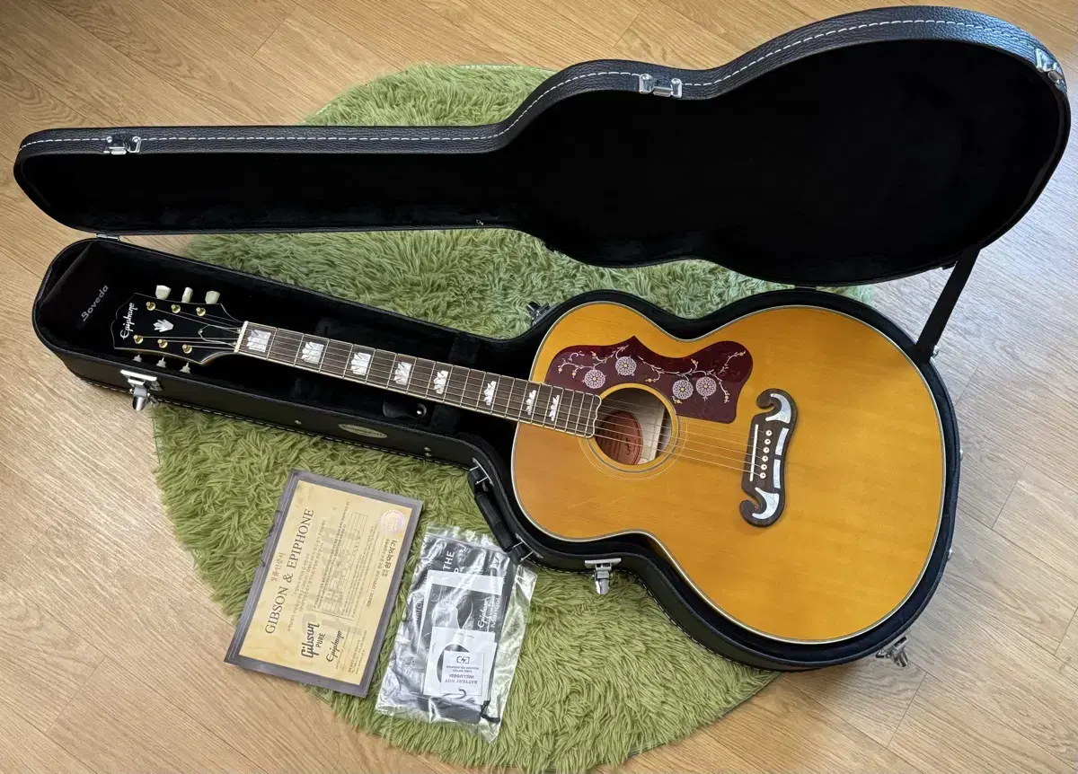 Epiphone J-200 All Solid Wood-Aged Antiq