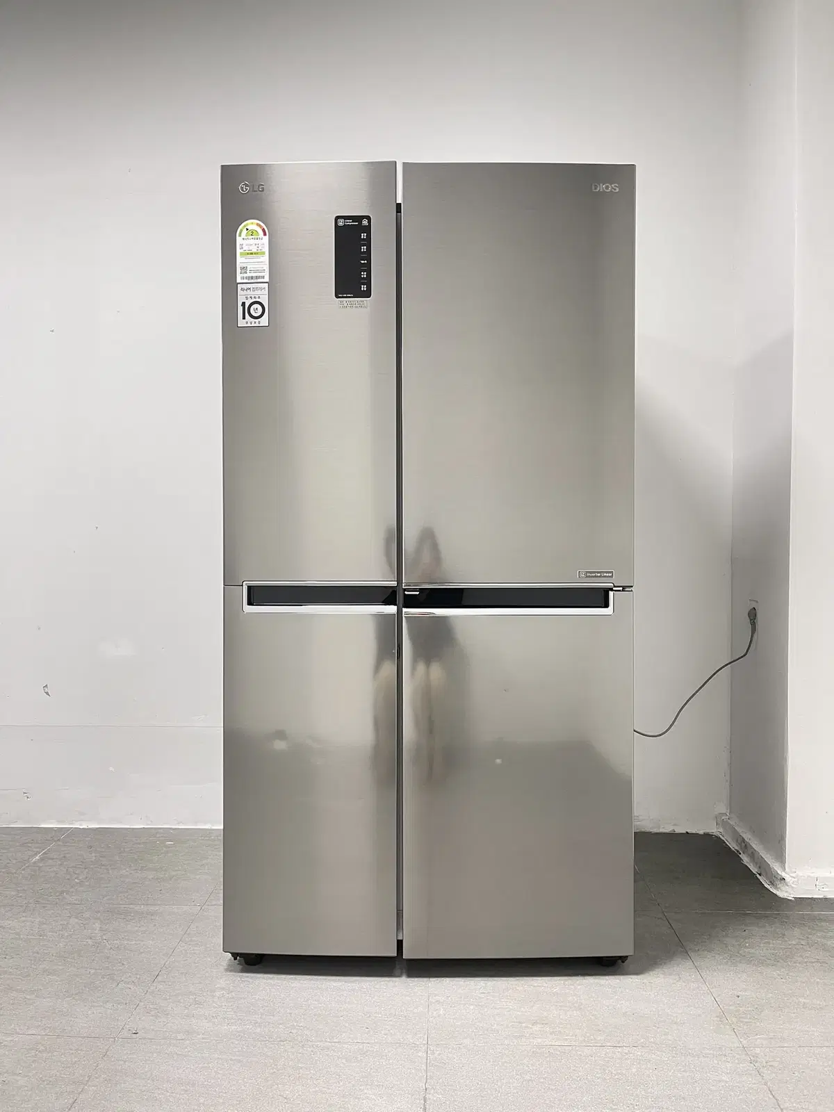 Item No. 109 LG 830-liter used refrigerator, double-door, hidden button, Magic Space Metal