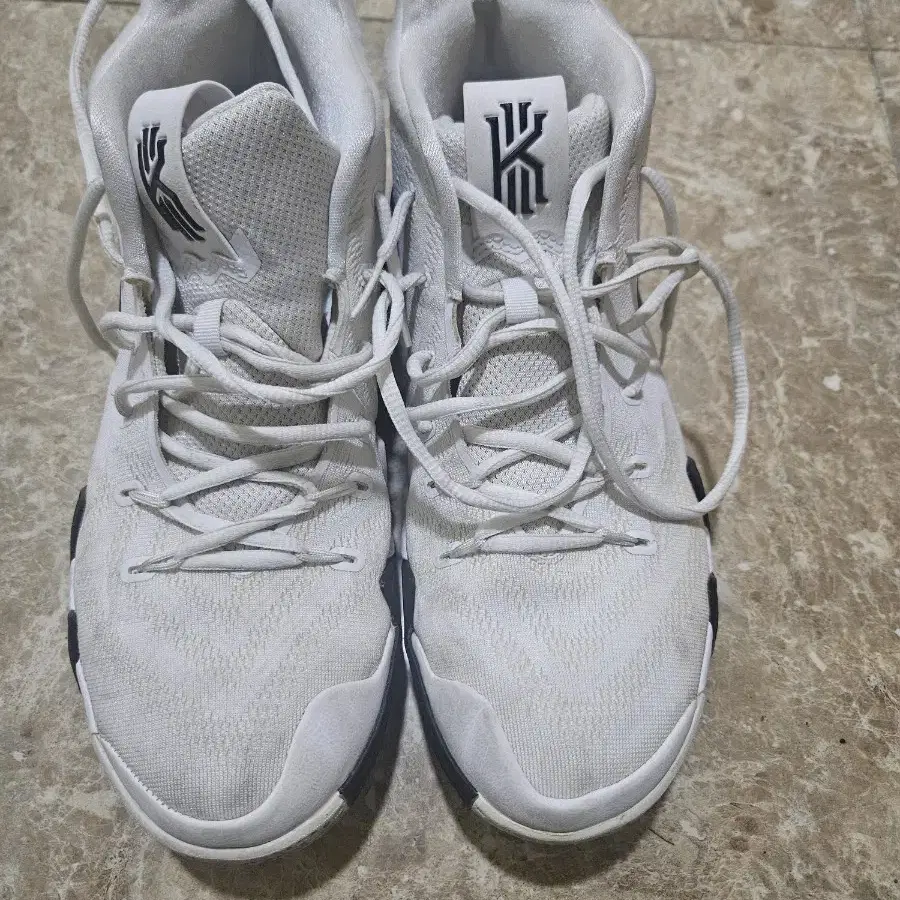 나이키KYRIE 7 (US10)