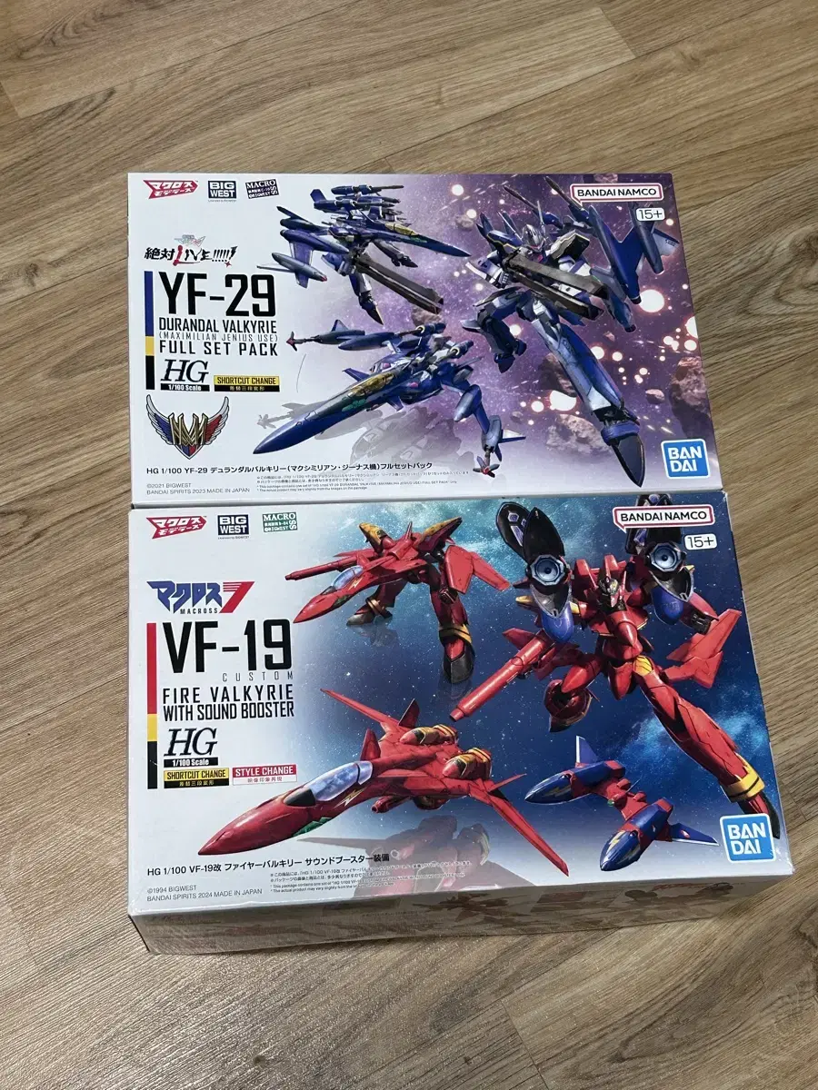 HG VF-19 파이어발키리, YF-29 마크로스 건프라 건담