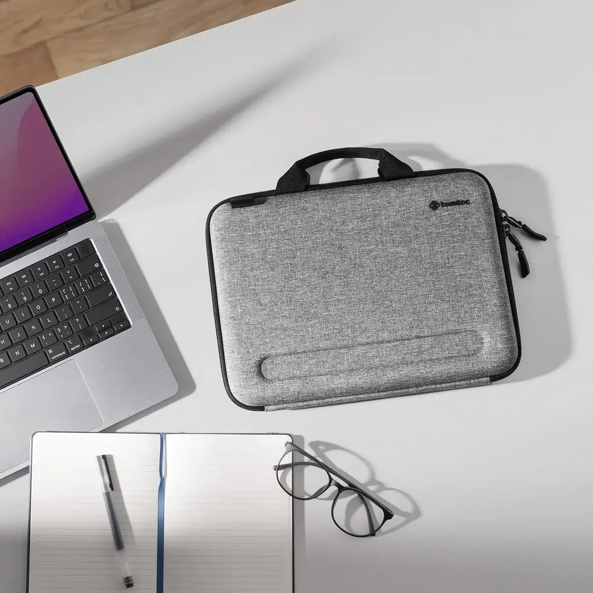 tomtoc  slim hard case (macbook Pro 14)