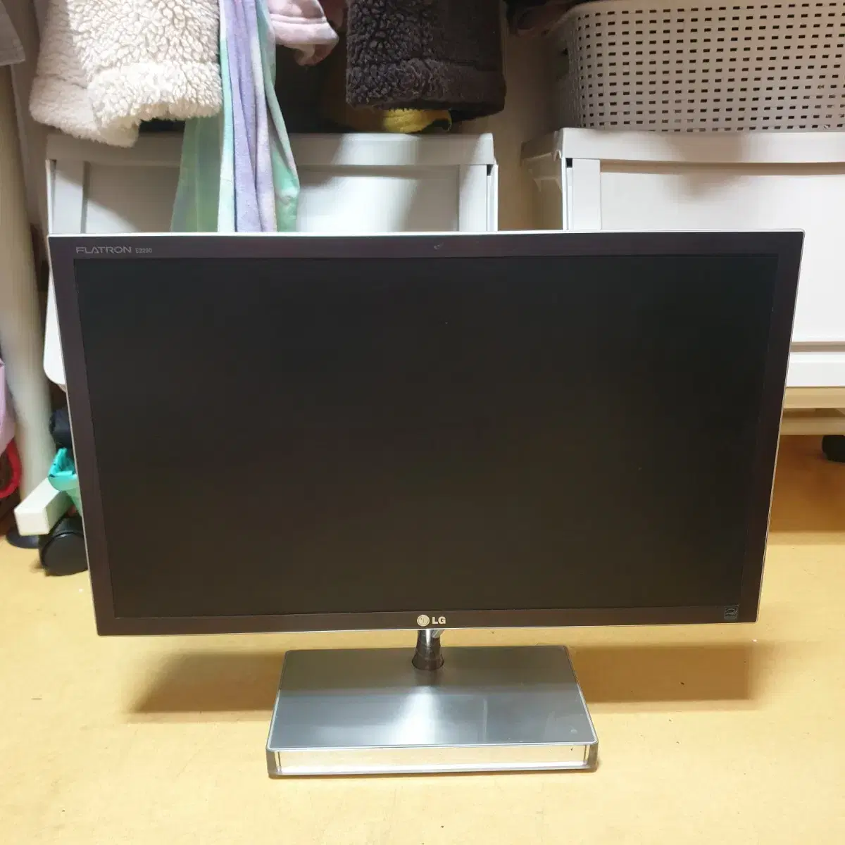 LG LCD 22인치 초슬림 모니터 플래트론 E2290V-SN 판매해요