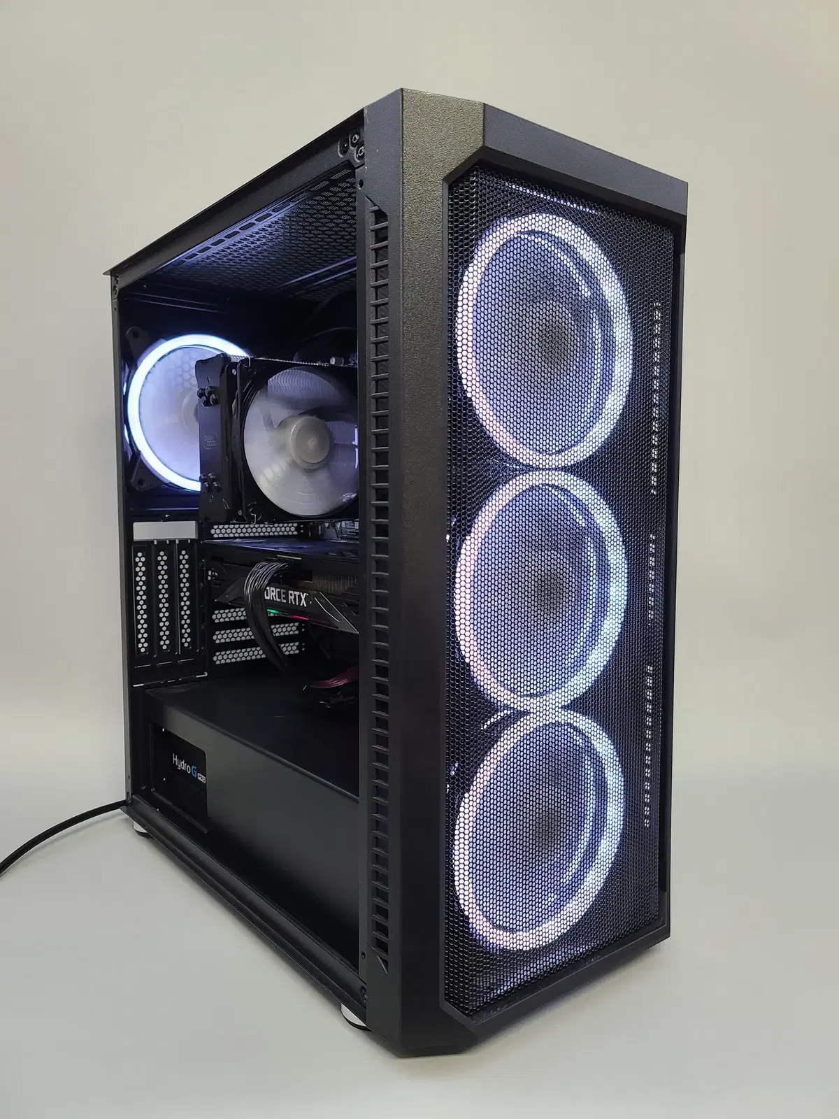 AMD 5800XT RTX3060 게이밍 본체 팝니다.