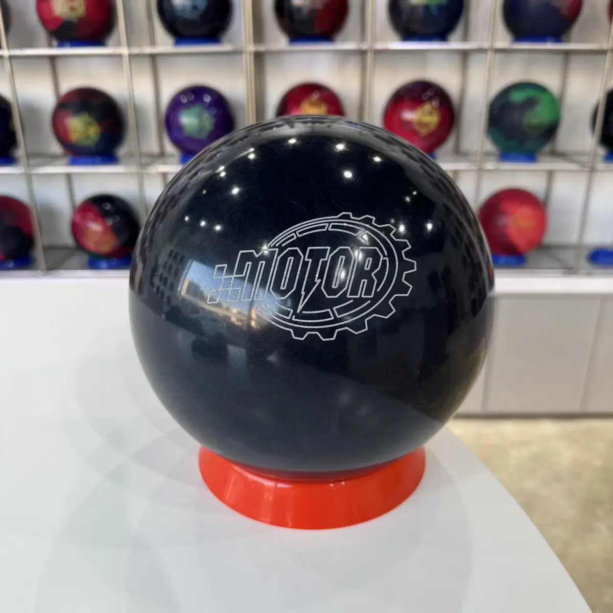 Motor (used bowling ball) (dumless jig ball)