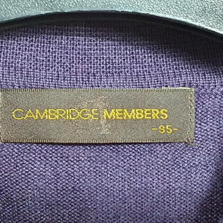 CAMBRIDGE MEMBERS 캠브리지멤버스 니트카라티