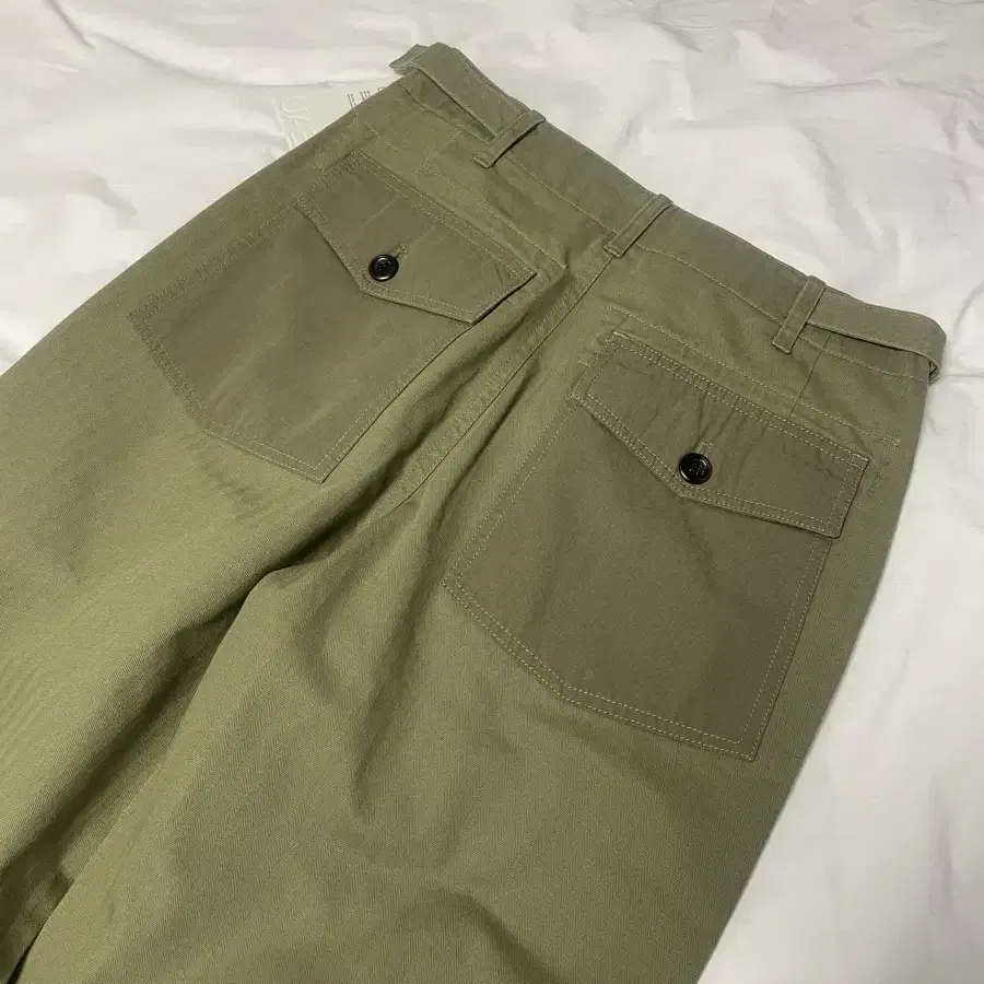 새상품)leau 로우 oliver pocket pants khaki