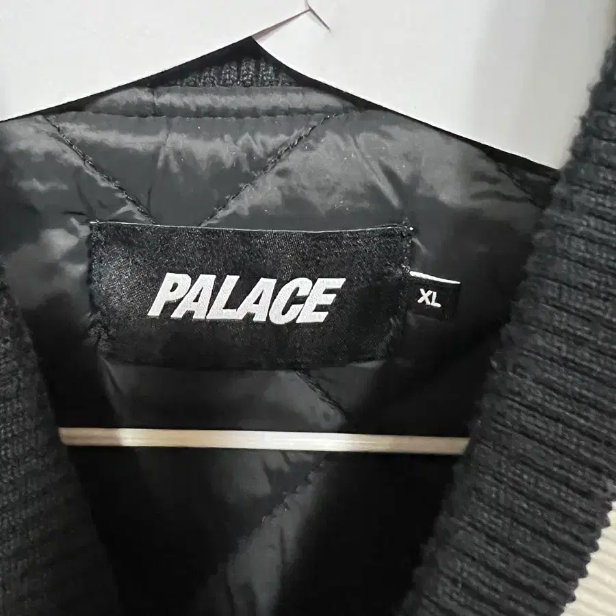 팔라스 엔젤 바시티 Palace Fallen Angels Varsity