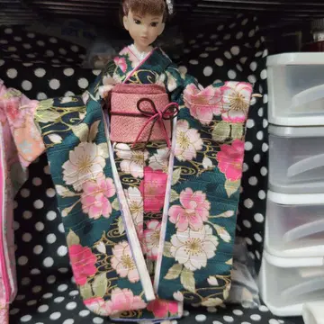 모모코 인형용 기모노와 오비 세트만 판매합니다.