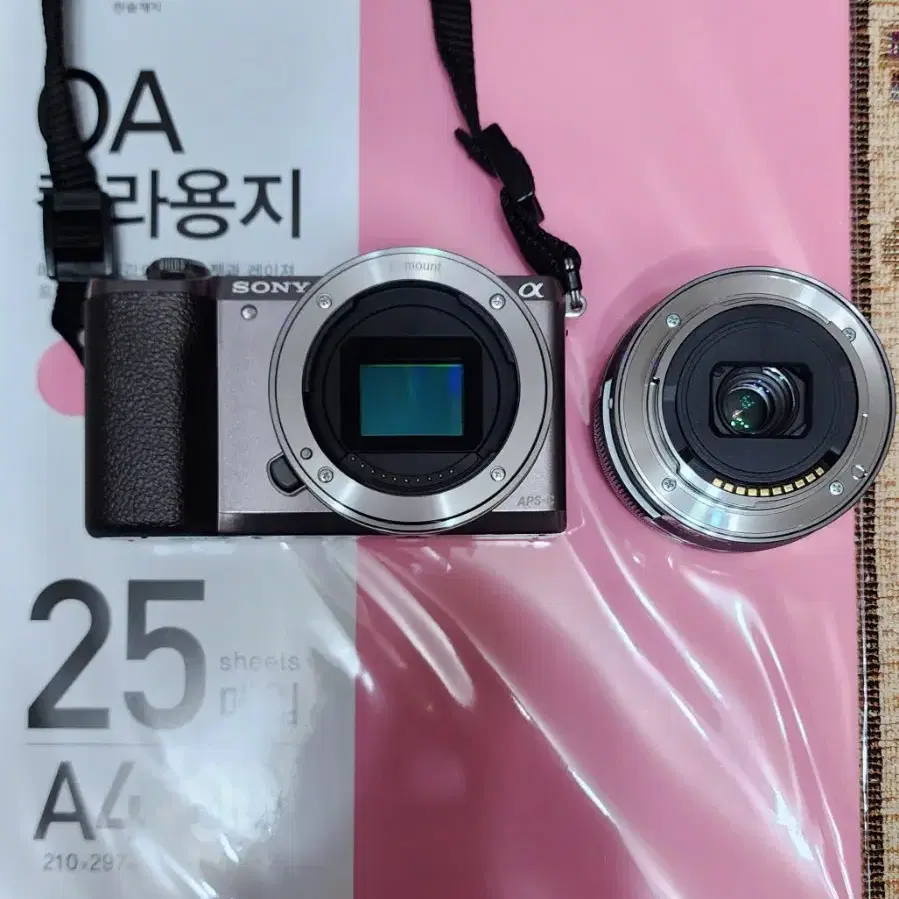 소니 카메라 a5100 과 16-50mm 렌즈팝니다.