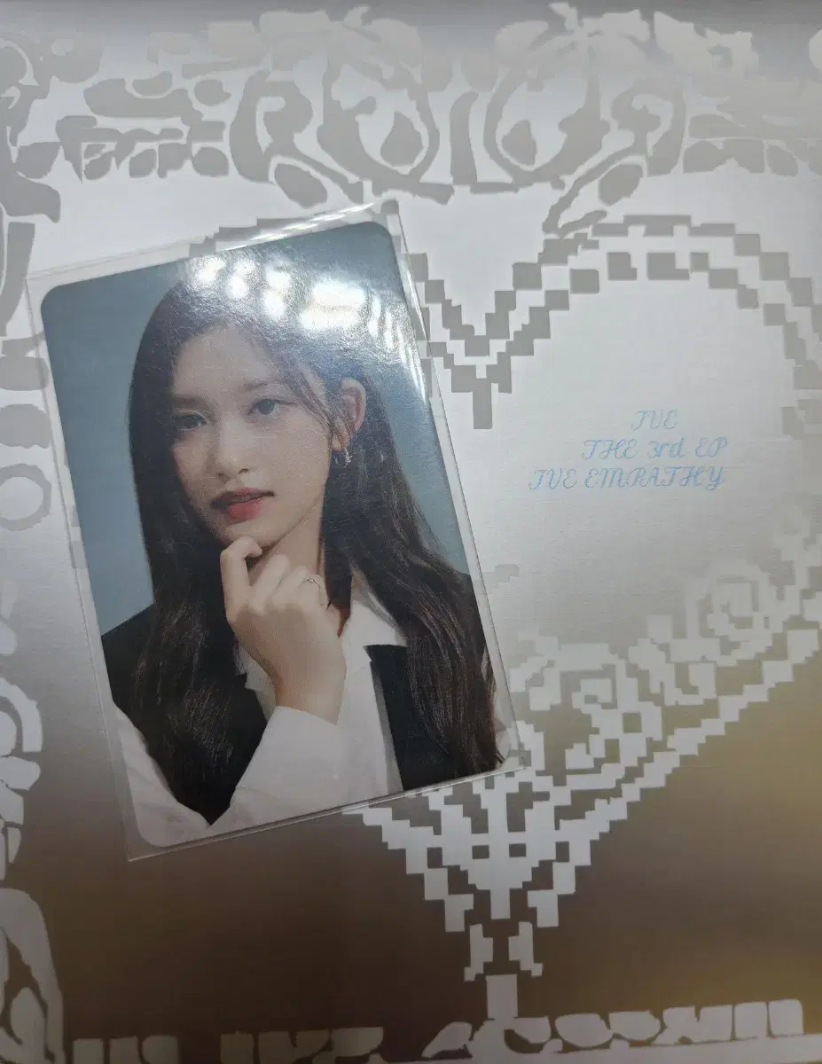 ive, a magazine Photocard Confor Leeseo