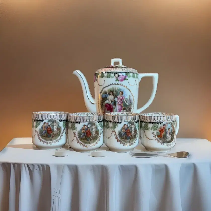The Royal Vienna Masterpiece Tea Set from Austria. on Bunjang Global Site.