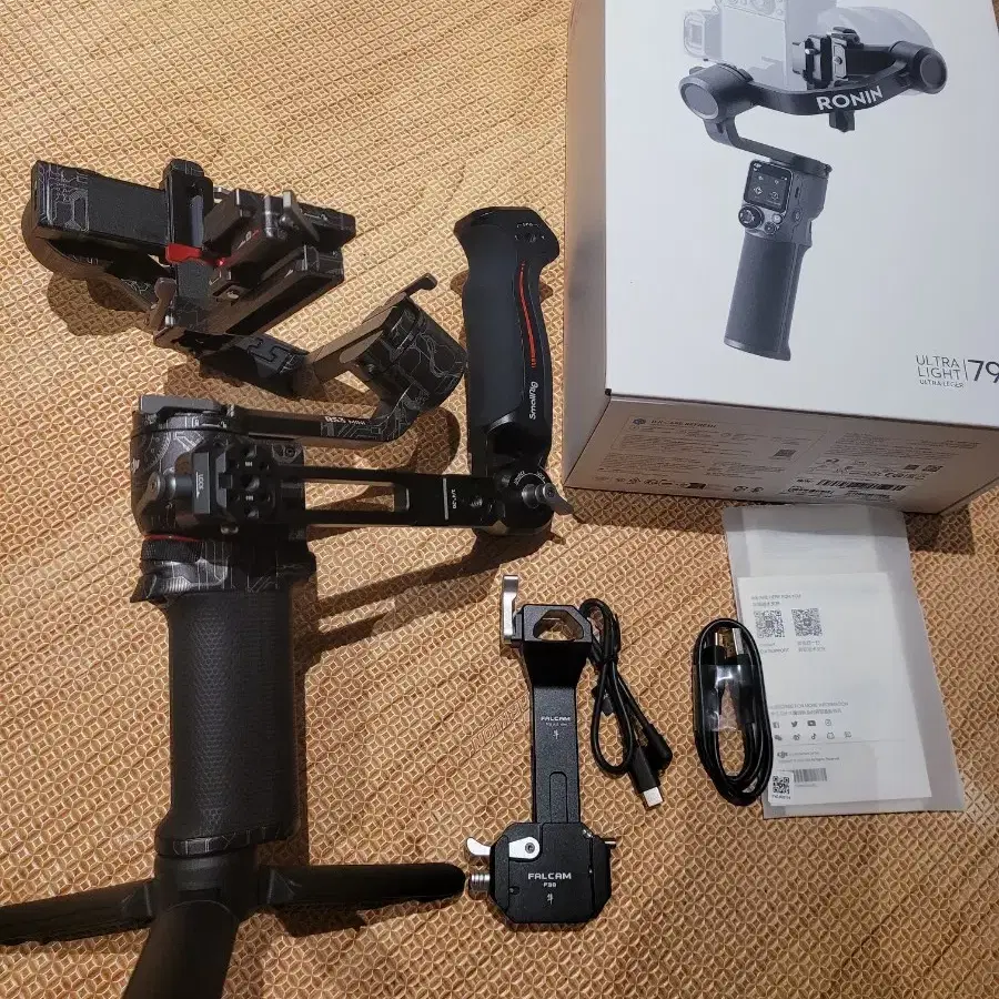 DJI RS3 MINI + 슬링 핸들 3028C + 팔캠슬라이드