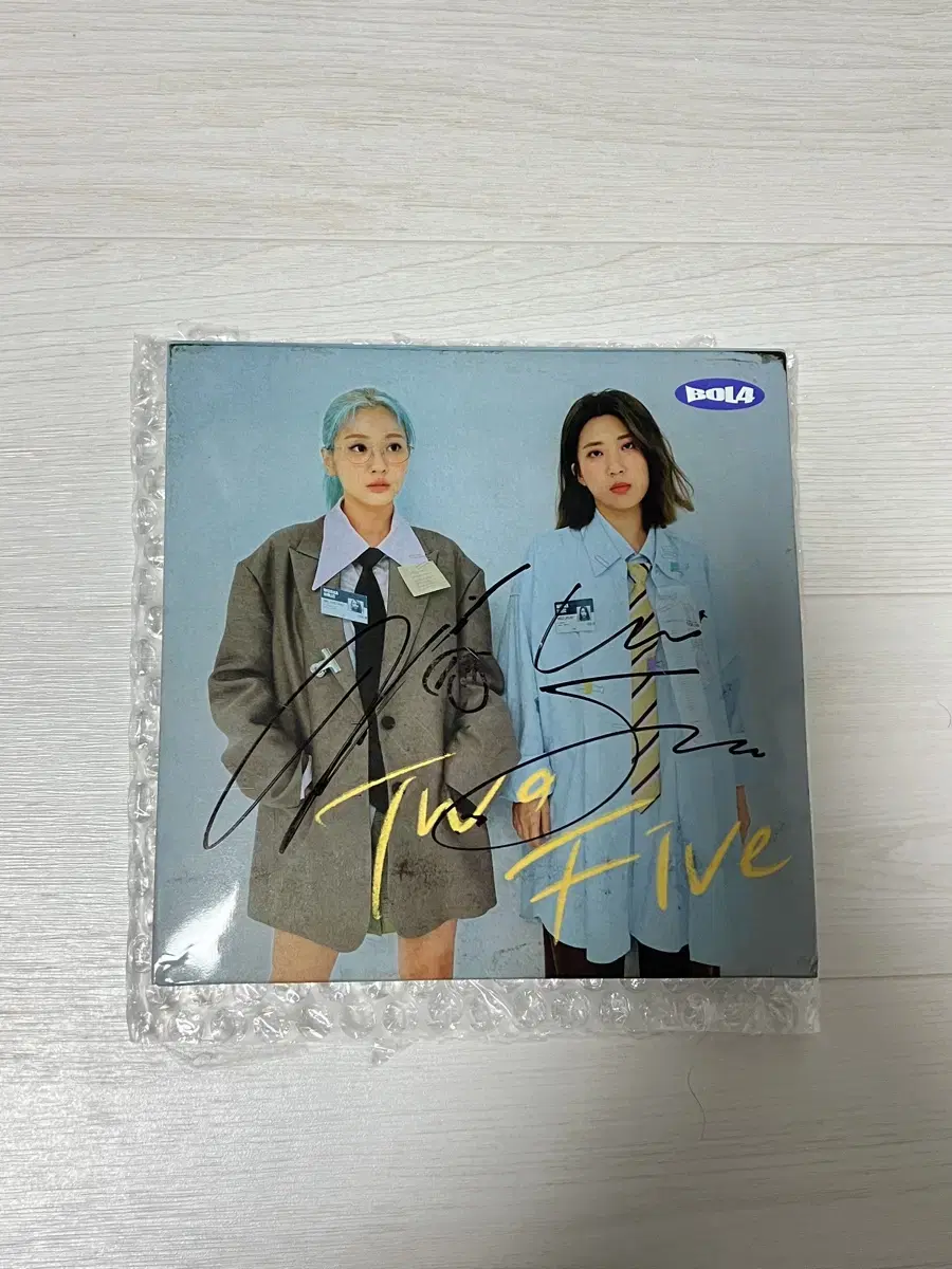 볼빨간사춘기 싸인CD 친필싸인CD Two Five