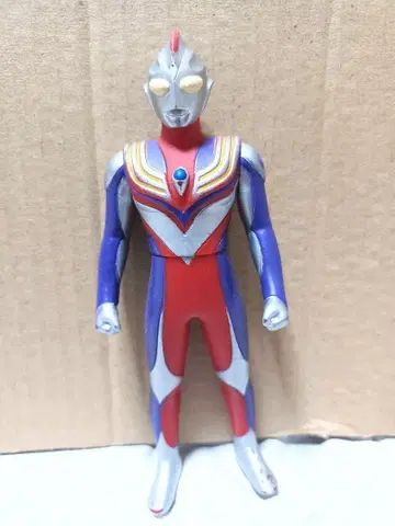 12 라이브 사인 포함 울트라맨 티가 14cm 소프트 비닐 피규어