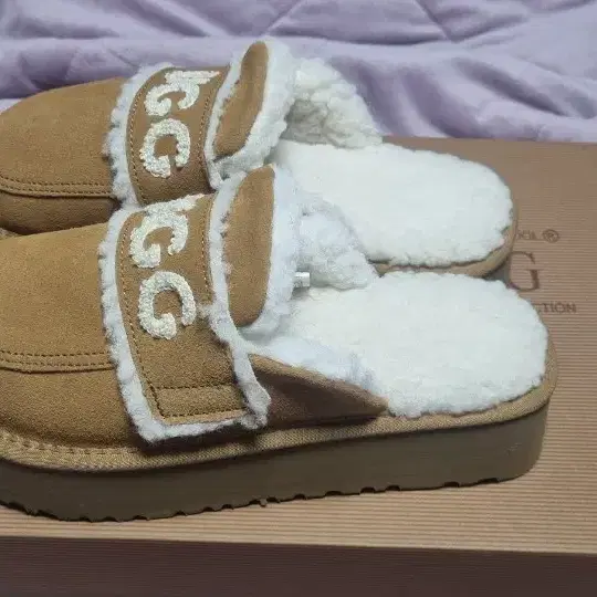 UGG 플랫폼 슬리퍼