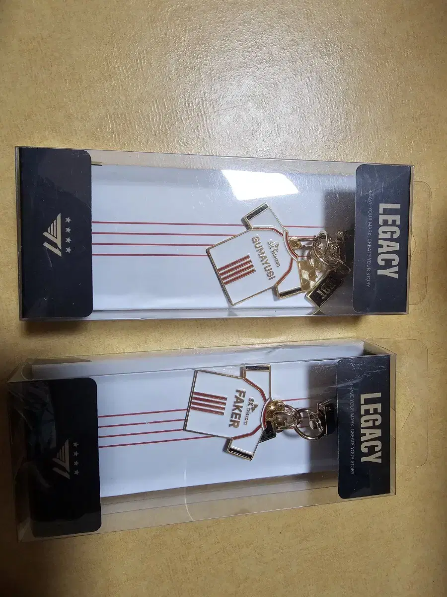 T-One Feaker Walls's uniform keyring / Kumayushi Walls's uniform keyring