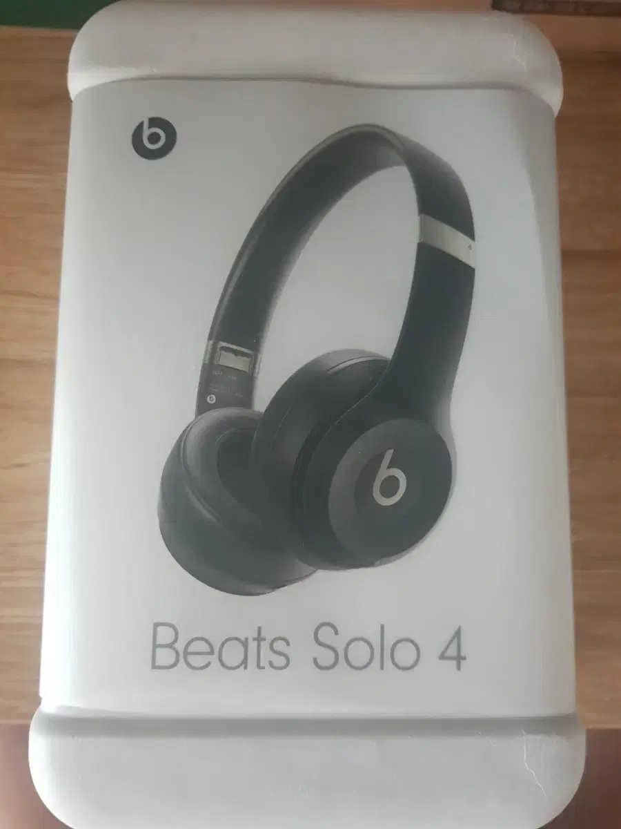 Beats Solo 4