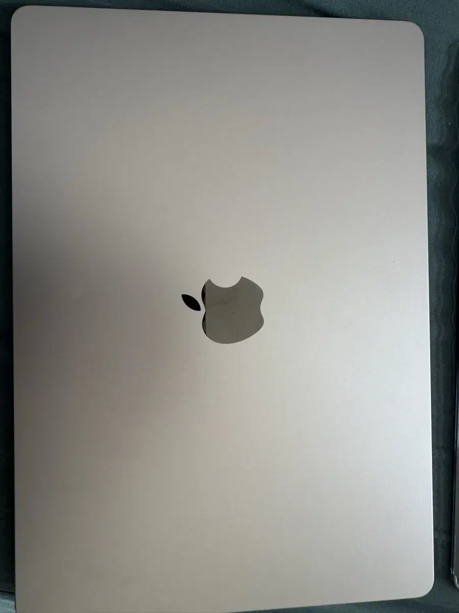 MacBook Air m2 15-inch