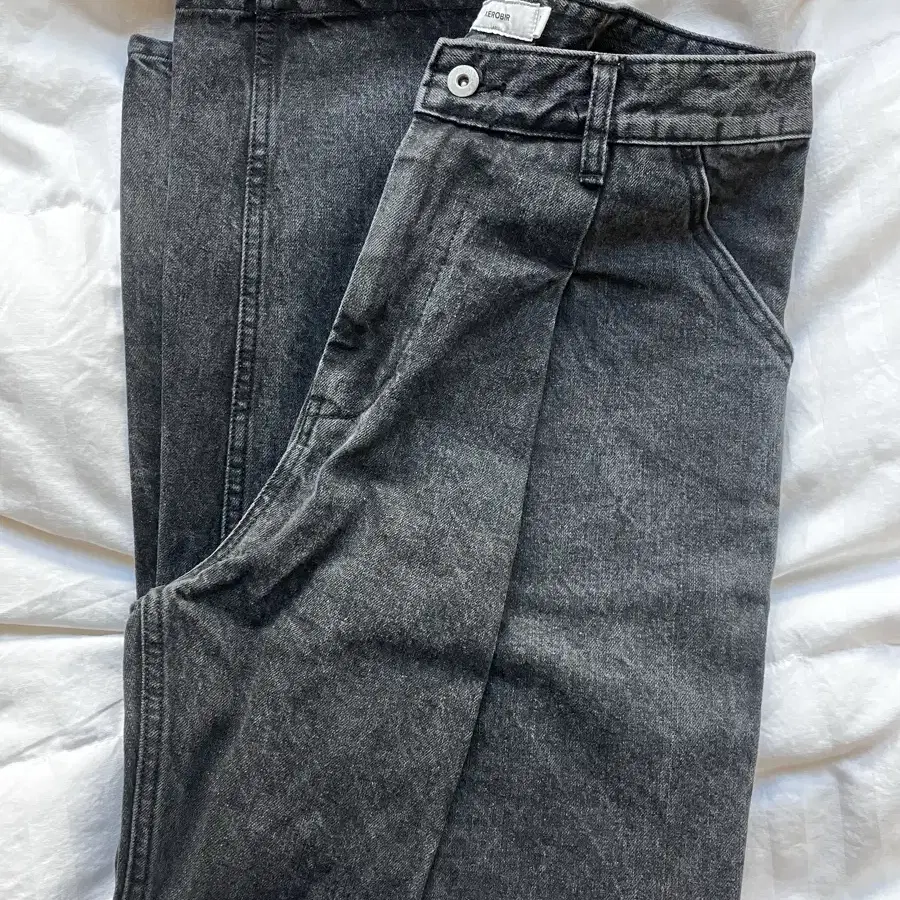 [L] 제로 와이드 흑청 Deep One Tuck Denim Pants