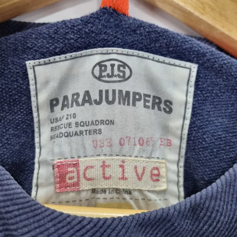 [중고] PARAJUMPERS 레터링 맨투맨 티 (남95) Z4884