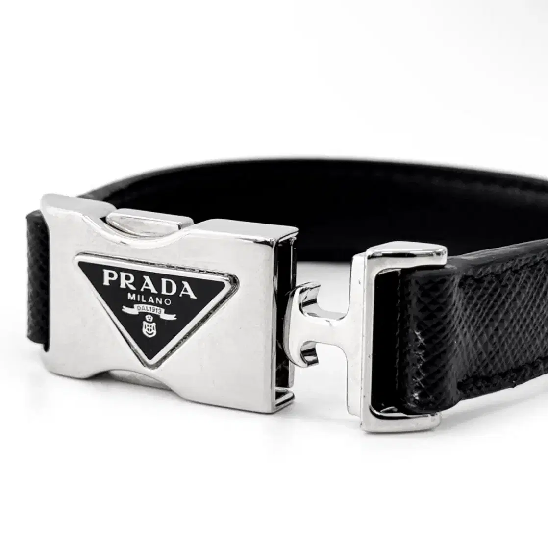 [M] PRADA 프라다 삼각로고 사피아노 버클 브레이슬릿 팔찌 블랙