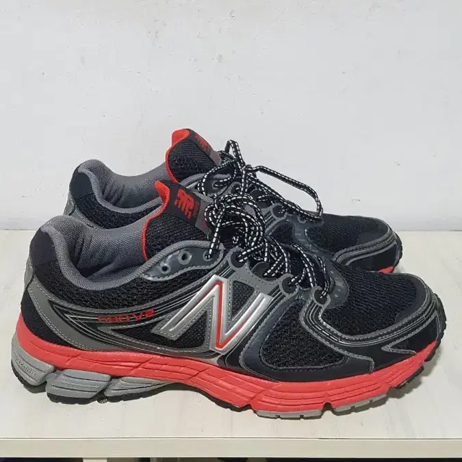 택포265~270 정품 뉴발란스 NEW BALANCE 쿠션 트레킹 운동화