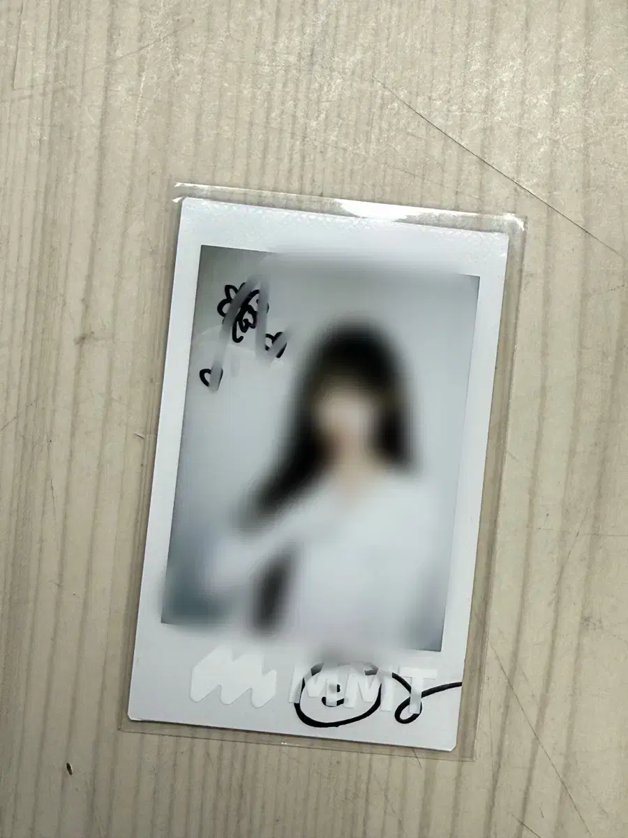아르테미스 최리 싸인 폴라로이드 낙서