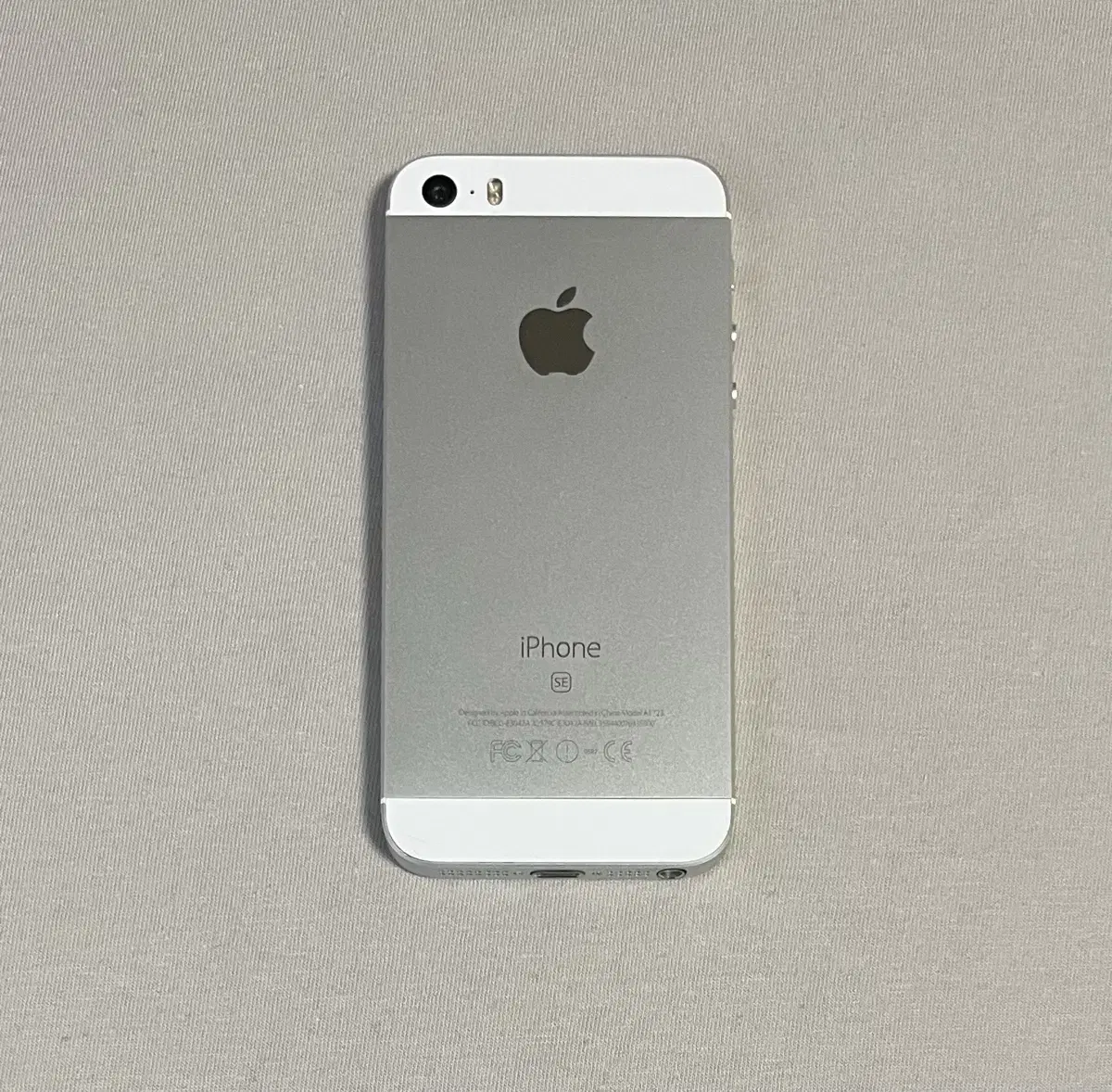 [Same-day delivery] iPhone SE 16GB Silver