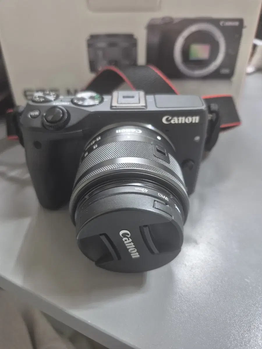 캐논 eosm3하고 코니카 c35ef하고 28-300mm렌즈 팔아요